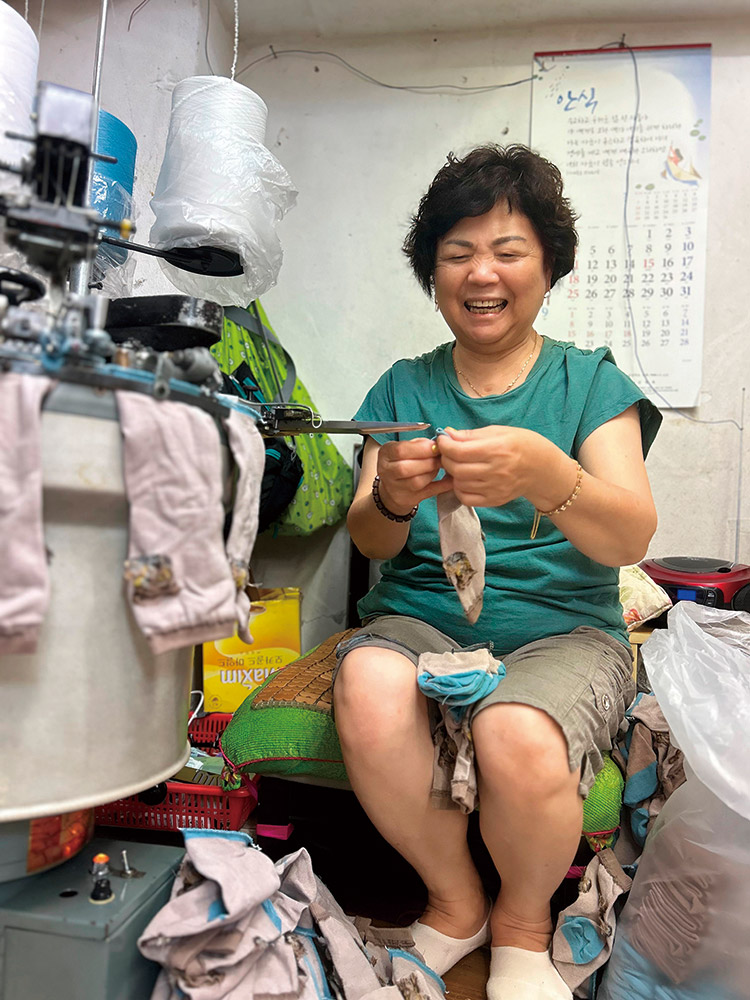 「みんなの一歩をサポート!くつした工場」